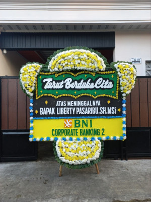 Papan Bunga Duka di Sadang